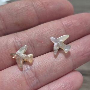 🎁$6 Bundled 🎁 Gold Cream Acrylic Resin Bird Earrings